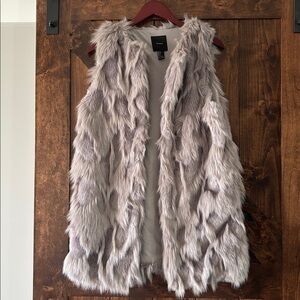 Forever 21 Plush Faux Fur Vest in Light Gray sz Small